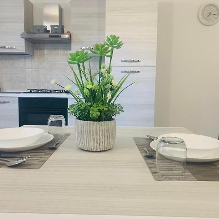 Apartamento Il Cortiletto Somma Lombardo Exterior foto