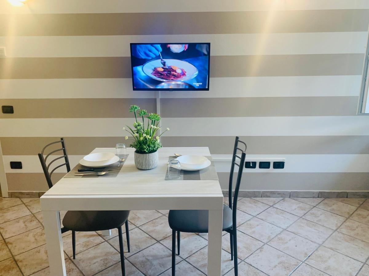 Apartamento Il Cortiletto Somma Lombardo Exterior foto