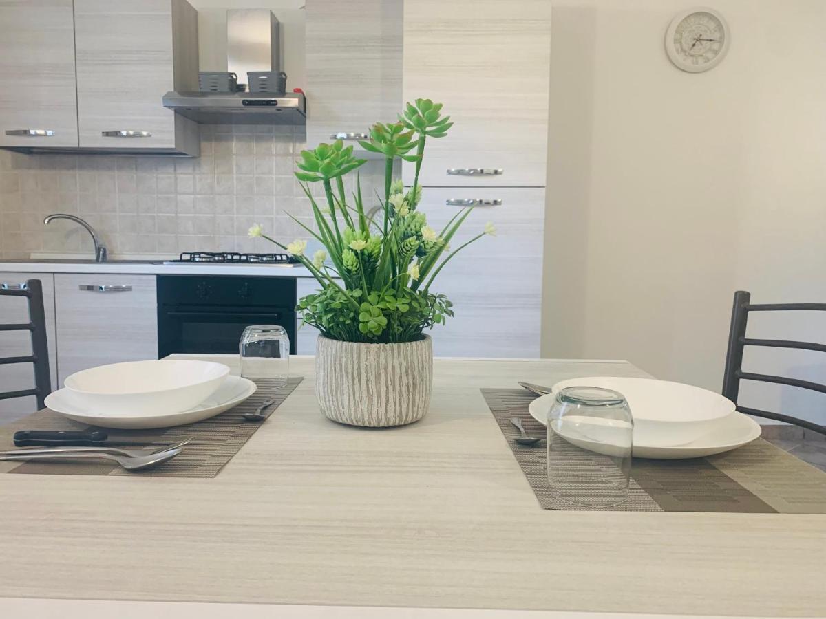 Apartamento Il Cortiletto Somma Lombardo Exterior foto